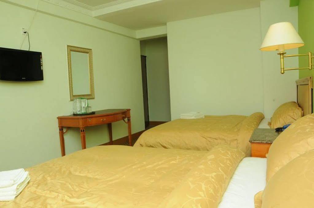 Super Oyo Capital O 90125 Hotel Grand Orchard Куала-Лумпур Экстерьер фото